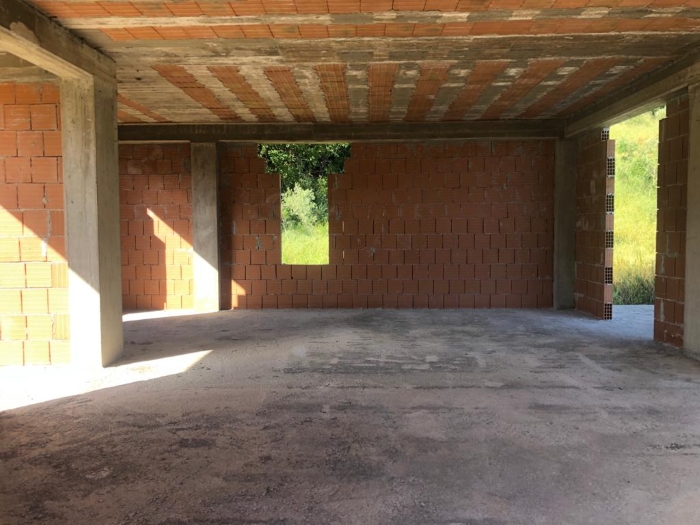 Villa-allo-stato-grezzo-con-uliveto-nuova-costruzione (9)