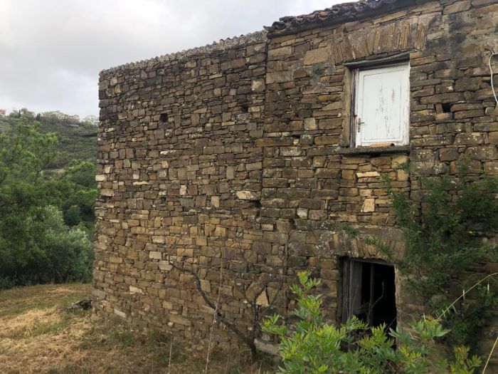 rudere-in-vendita-contrada-difesa-con-terreno (2)