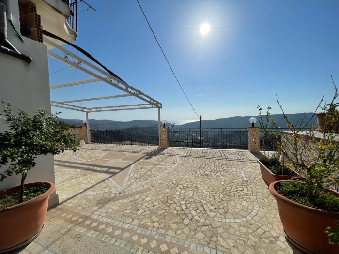 casa-in-vendita-a-castellabate-con-terrazzo-e-vista-mare (1)