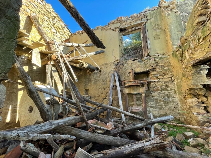 rudere-vista-mare-da-ristrutturare-in-vendita-a-mainolfo (10)