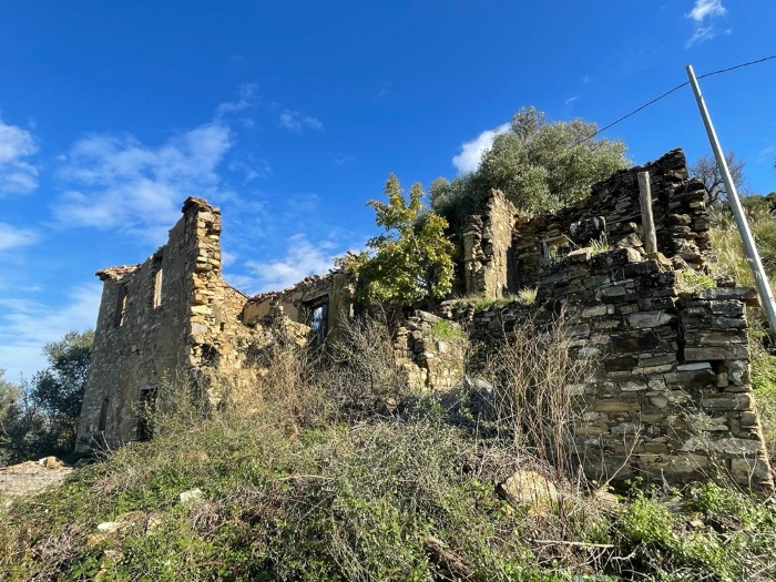rudere-vista-mare-da-ristrutturare-in-vendita-a-mainolfo (6)