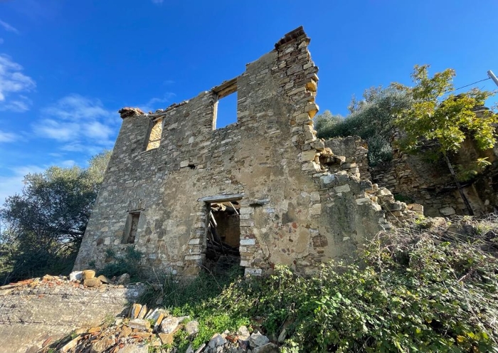 rudere-vista-mare-da-ristrutturare-in-vendita-a-mainolfo (8)