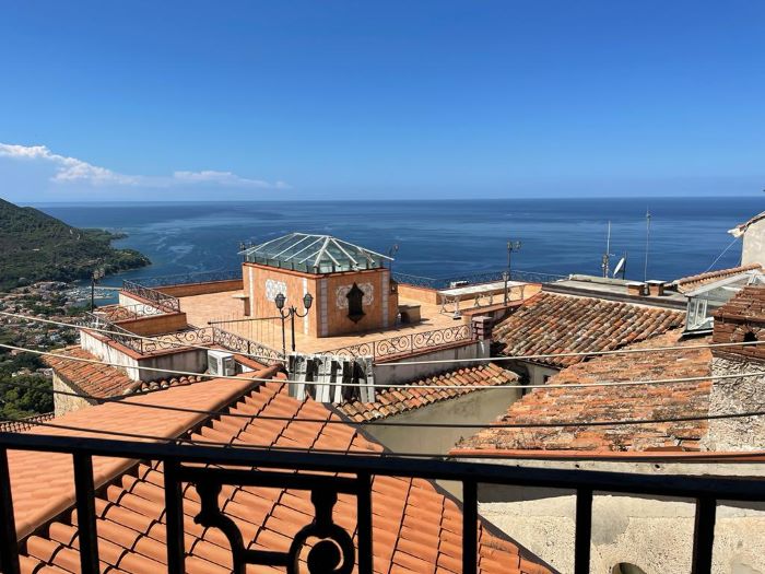 appartamento-con-terrazzo-vista-mare-in-vendita-castellabate-centro-storico (2)