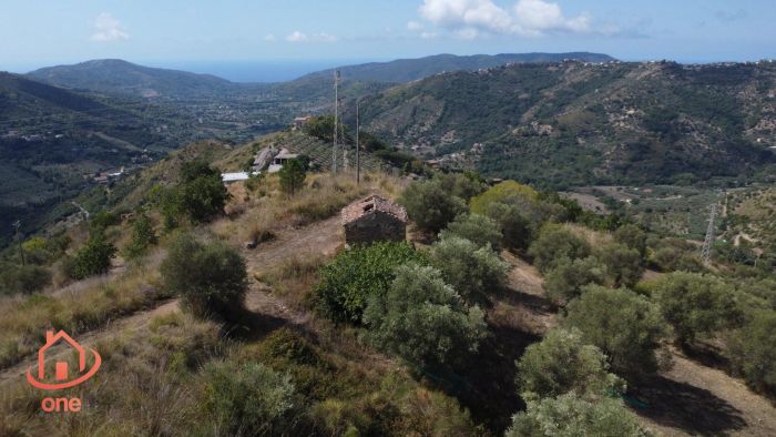rudere-con-terreno-vista-mare (10)