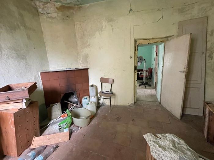 rudere-in-vendita-a-Serramezzana-con-giardino (3)