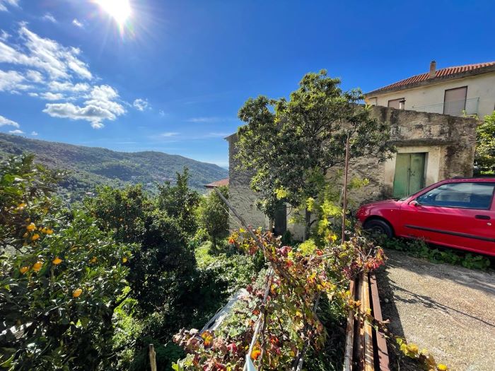 rudere-in-vendita-a-Serramezzana-con-giardino (5)