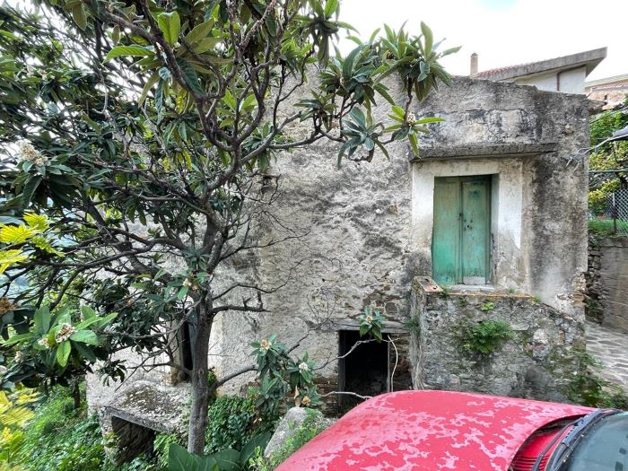 rudere-in-vendita-a-Serramezzana-con-giardino (5)