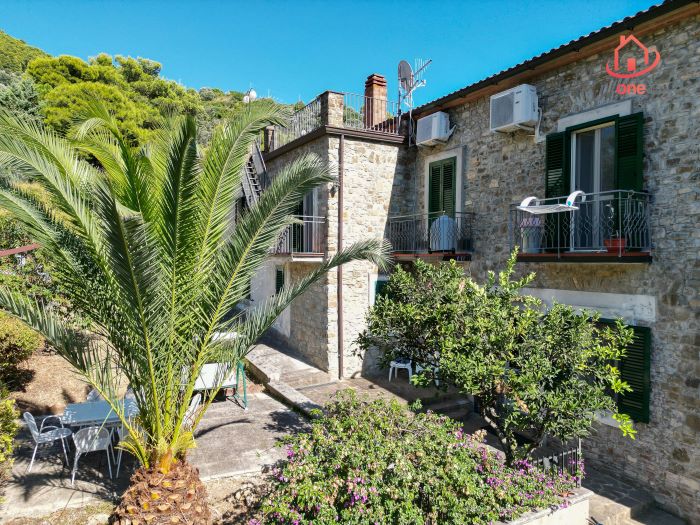 villa-a-schiera-in-vendita-sul-porto-di-San-Nicola-dei-Lembo (24)