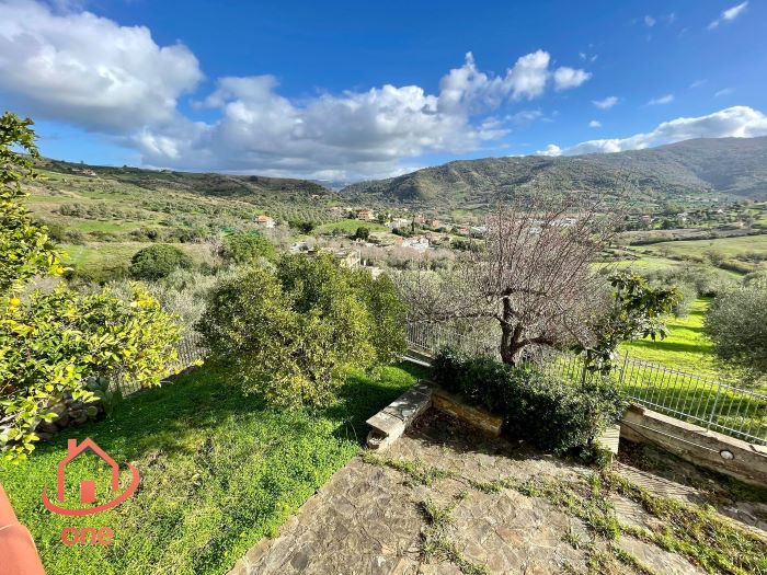 villa-in-vendita-a-Castellabate-con-giardino-e-garage (1)