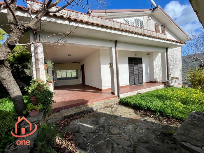 villa-in-vendita-a-Castellabate-con-giardino-e-garage (20)