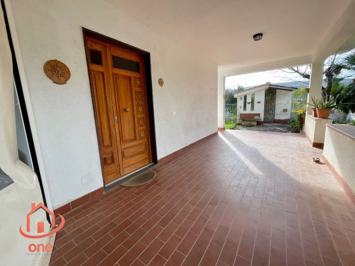 villa-in-vendita-a-Castellabate-con-giardino-e-garage (25)