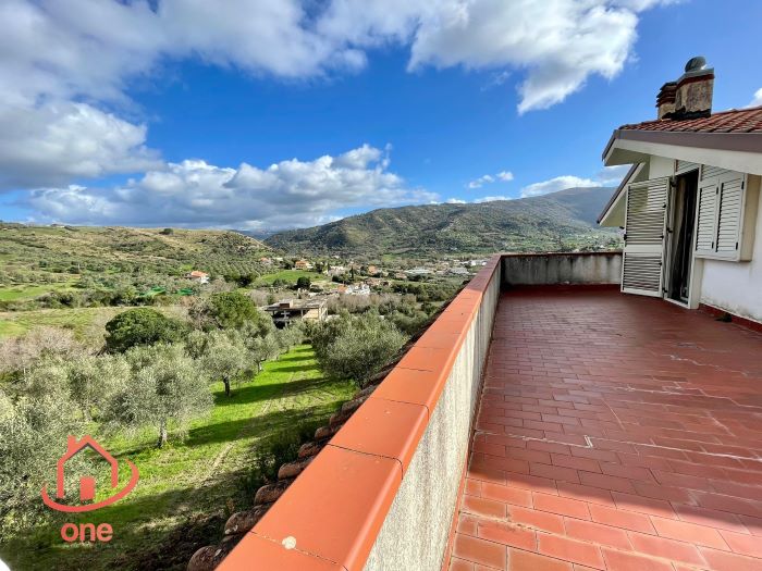 villa-in-vendita-a-Castellabate-con-giardino-e-garage (8)