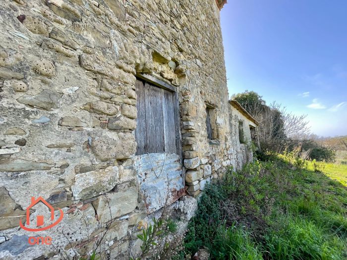 Rudere-in-vendita-a-Motecorce-con-progetto-approvato- (13)