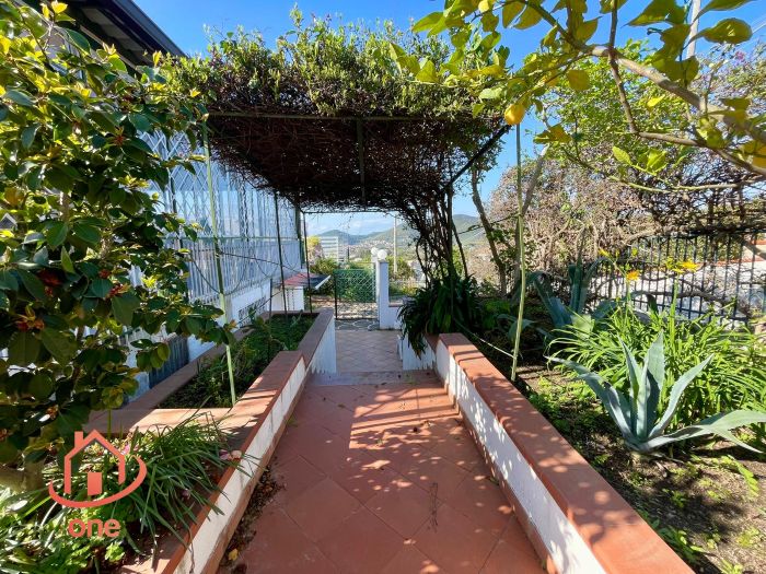 Villa-con-piscina-e-vista-mare-in-vendita-a-Santa-Maria-di-Castellabate (31)