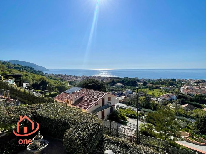 Villa-con-piscina-e-vista-mare-in-vendita-a-Santa-Maria-di-Castellabate (34)