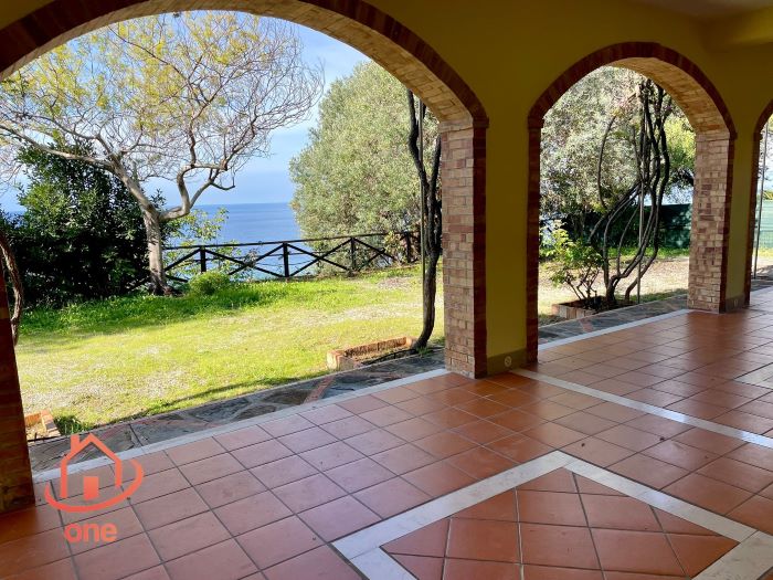 Villa-vista-mare-in-vendita-a-Santa-Maria-di-Castellabate (5)