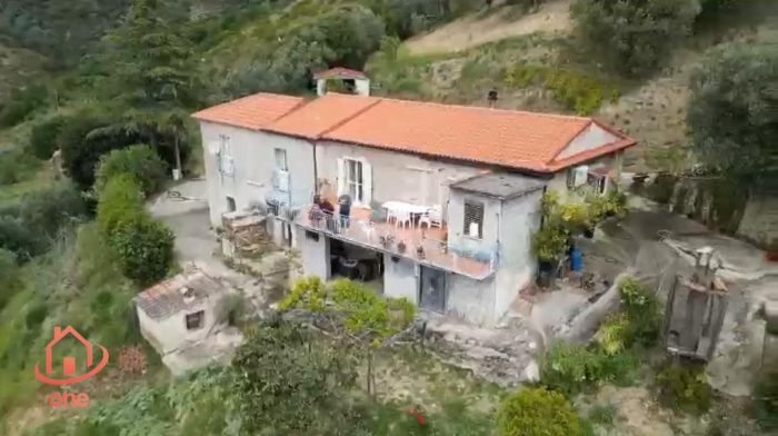 Casale-con-terreno-in-vendita-a-San-Marco-di-Castellabate-con-vista-mare (1)