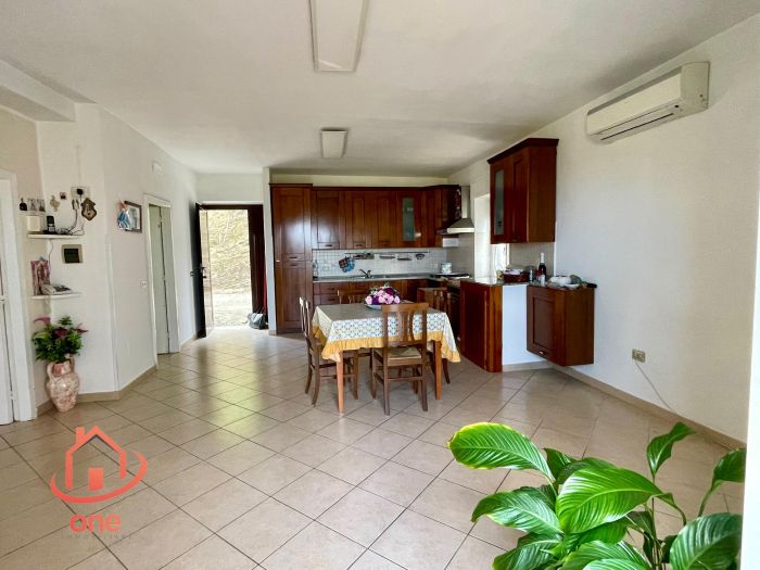 Casale-con-terreno-in-vendita-a-San-Marco-di-Castellabate-con-vista-mare (10)