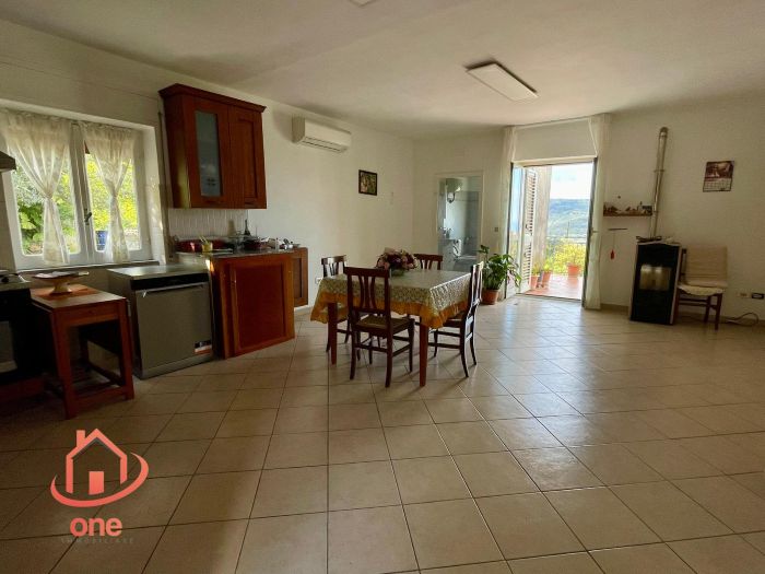Casale-con-terreno-in-vendita-a-San-Marco-di-Castellabate-con-vista-mare (11)