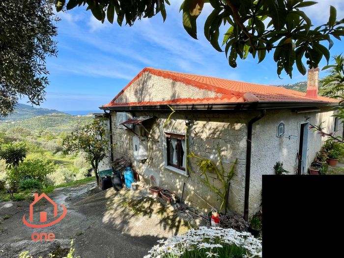 Casale-con-terreno-in-vendita-a-San-Marco-di-Castellabate-con-vista-mare (14)