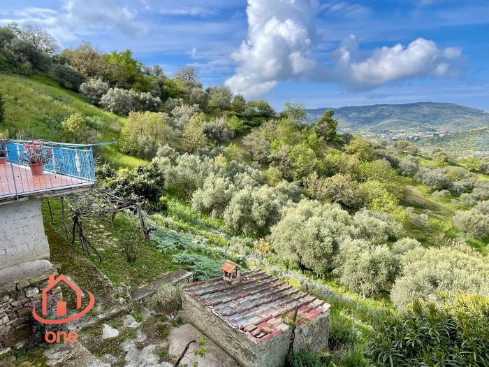 Casale-con-terreno-in-vendita-a-San-Marco-di-Castellabate-con-vista-mare (8)
