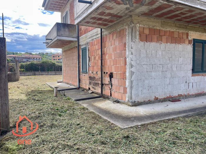 Villa-in-vendita-Castelnuovo-Cilento-Loc.-Velina-con-ampio-giardino (51)