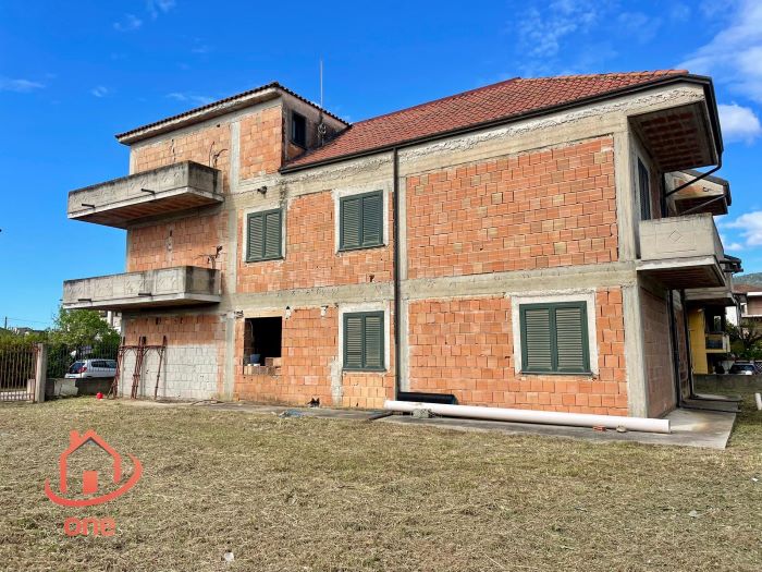 Villa-in-vendita-Castelnuovo-Cilento-Loc.-Velina-con-ampio-giardino (52)
