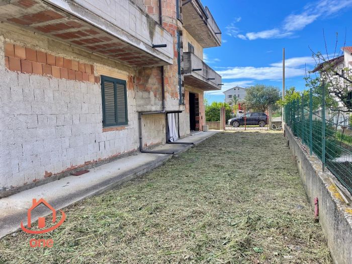 Villa-in-vendita-Castelnuovo-Cilento-Loc.-Velina-con-ampio-giardino (67)