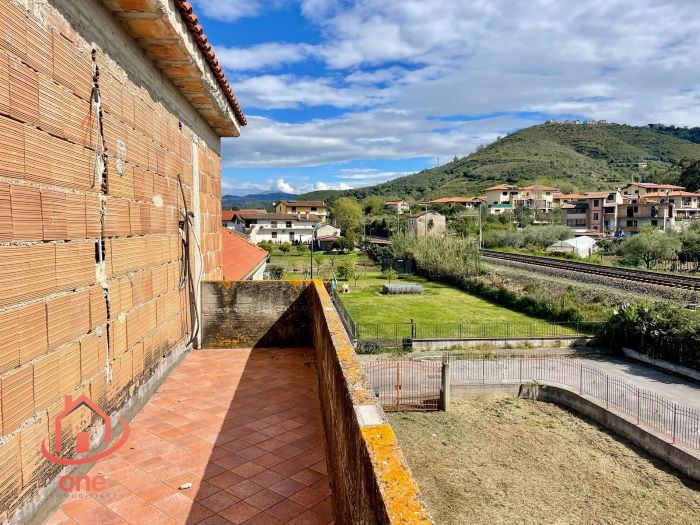 Villa-in-vendita-Castelnuovo-Cilento-Loc.-Velina-con-ampio-giardino (72)