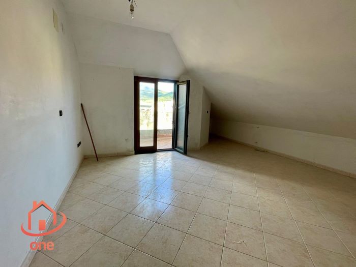 Villa-in-vendita-Castelnuovo-Cilento-Loc.-Velina-con-ampio-giardino (76)