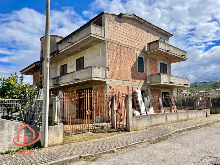 Villa-in-vendita-Castelnuovo-Cilento-Loc.-Velina-con-ampio-giardino (88)