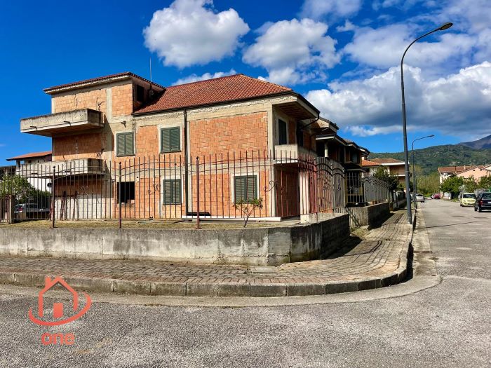 Villa-in-vendita-Castelnuovo-Cilento-Loc.-Velina-con-ampio-giardino (92)