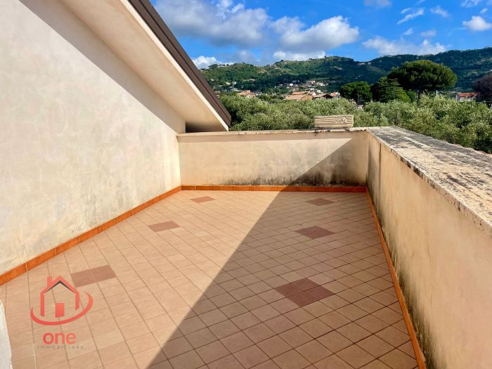 Appartamento-con-terrazzo-in-affitto-annuale-a-Santa-Maria-di-Castellabate (8)