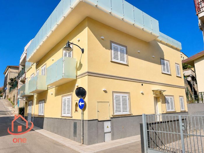 appartamento-ristrutturato-santa-maria-di-castellabate-centrale-con.-terrazzo-e-vicino-al-mare (10)