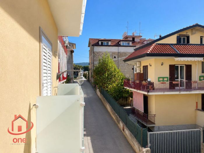 appartamento-ristrutturato-santa-maria-di-castellabate-centrale-con.-terrazzo-e-vicino-al-mare (11)