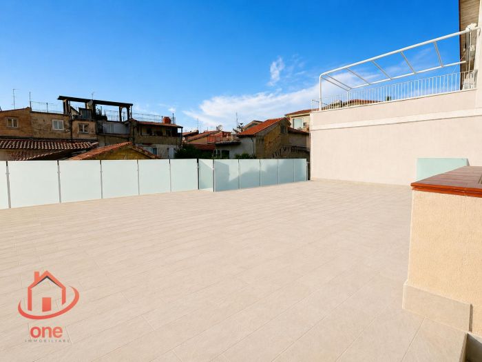 appartamento-ristrutturato-santa-maria-di-castellabate-centrale-con.-terrazzo-e-vicino-al-mare (7)