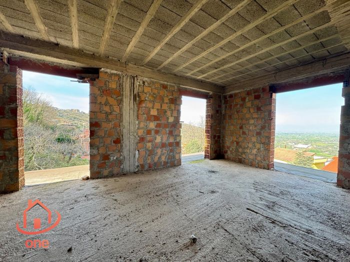 cucina-soggiorno-ampio-grezzo-appartamenti-con-corte-ogliastro-cilento