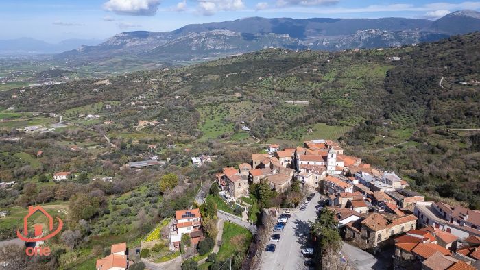 eredita-ampio-grezzo-appartamenti-con-corte-ogliastro-cilento