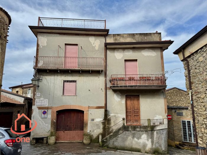 facciata-palazzo-vatolla-Pecora