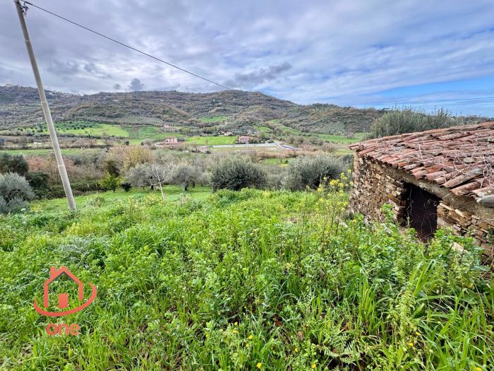 parte-terreno-con-rudere-ogliastro-cilento