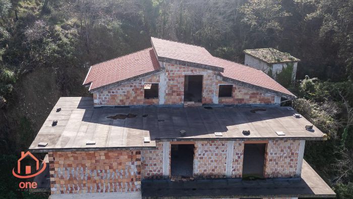 terrazzo-panoramico-ampio-grezzo-appartamenti-con-corte-ogliastro-cilento