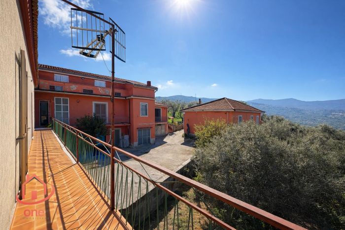 appartamento-panoramico-vista-mare-laureana-cilento-terreno-e-uliveto (11)