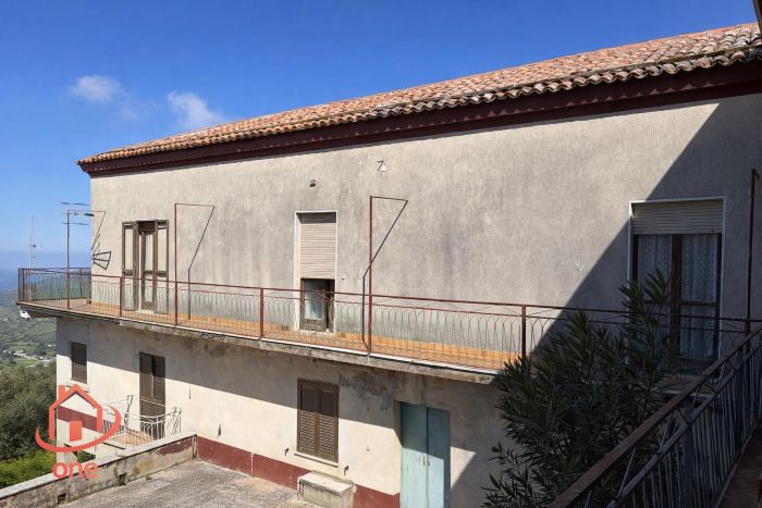 appartamento-panoramico-vista-mare-laureana-cilento-terreno-e-uliveto (4)
