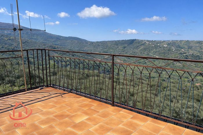 appartamento-panoramico-vista-mare-laureana-cilento-terreno-e-uliveto