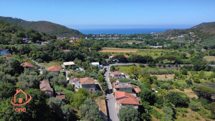 rudere-casale-montecorice-vista-panoramica-con-terreno-vicino-al-mare (2)