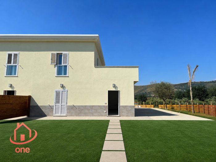 Villetta-a-schiera-con-terrazzo-e-giardino-castellabate-vicino-al-mare (12)