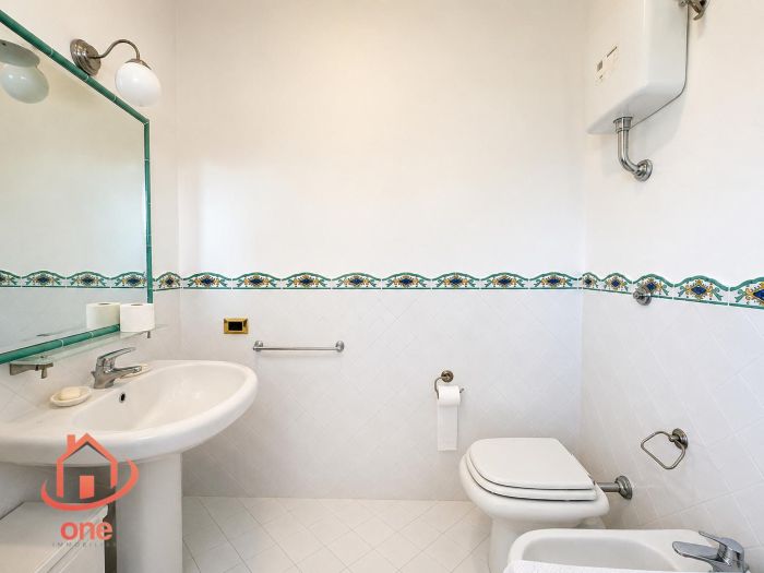 appartamento-panoramico-casale-in-pietra-vista-mare-con-giardino-e-postp-auto-castellabate (11)