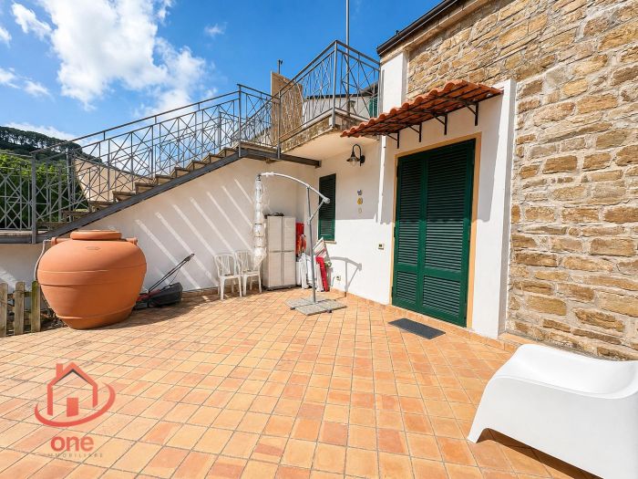 appartamento-panoramico-casale-in-pietra-vista-mare-con-giardino-e-postp-auto-castellabate (12)