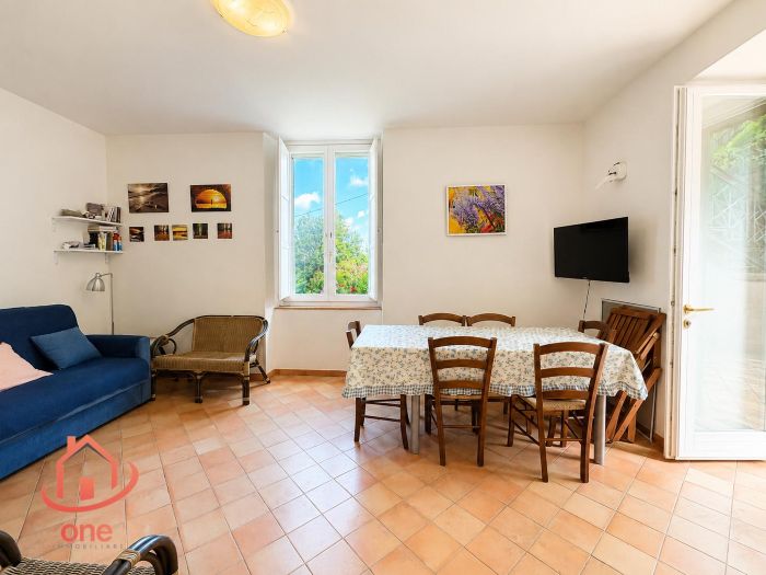 appartamento-panoramico-casale-in-pietra-vista-mare-con-giardino-e-postp-auto-castellabate (16)
