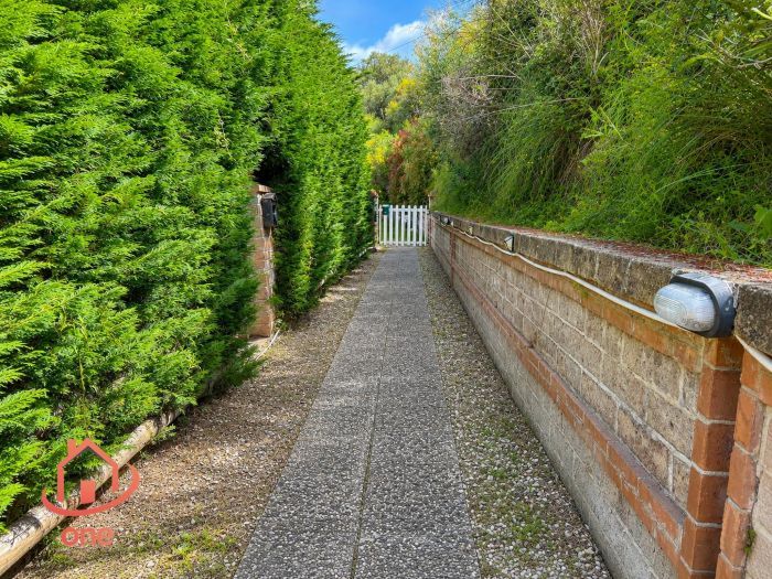 appartamento-panoramico-casale-in-pietra-vista-mare-con-giardino-e-postp-auto-castellabate (22)